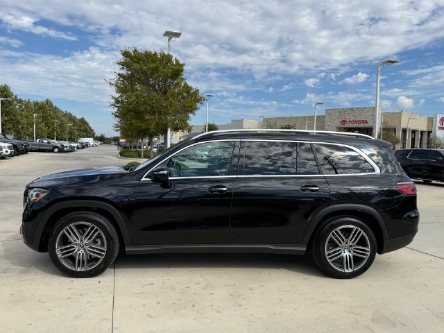 Used 2025 Mercedes-Benz GLS 450 4MATIC image 8