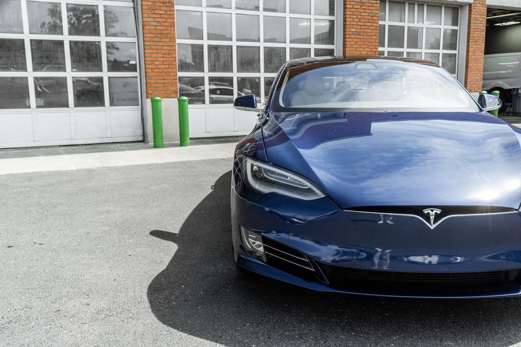 Used 2020 Tesla Model S Long Range Plus AWD/4WD image 33