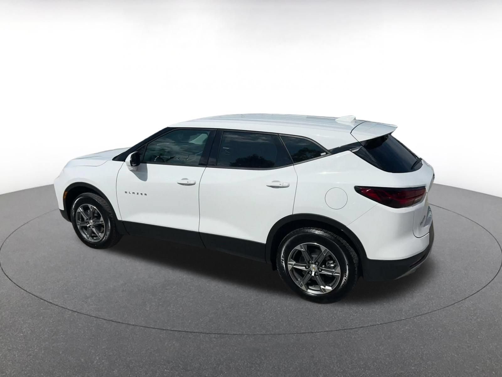 Used 2026 Chevrolet Blazer LT AWD/4WD image 9