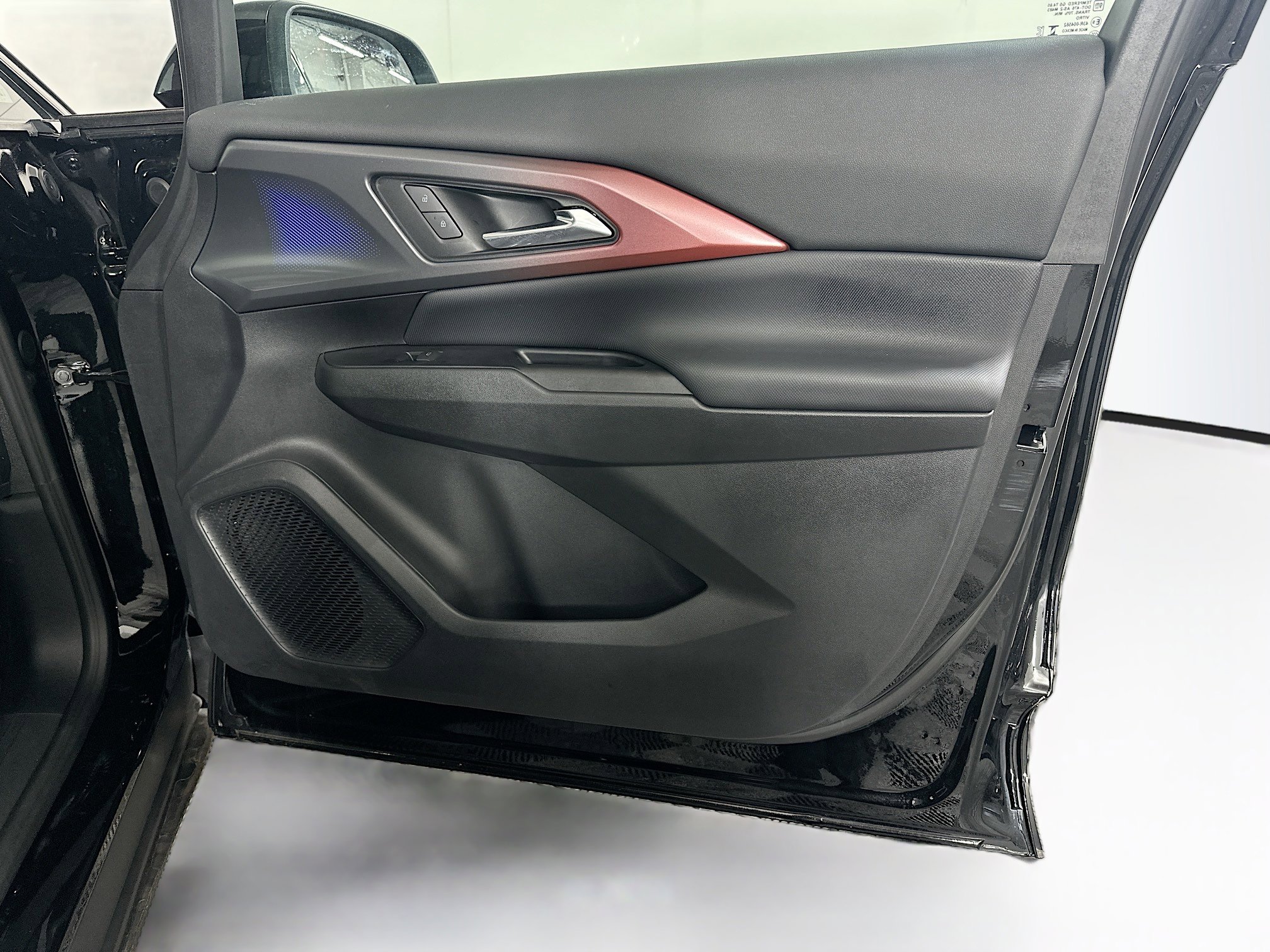 Used 2024 Chevrolet Equinox EV RS FWD image 34