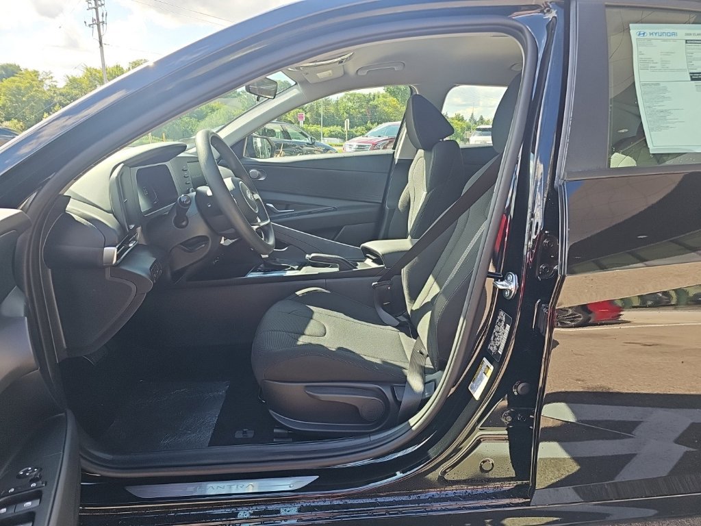 New 2026 Hyundai Elantra SE FWD image 9