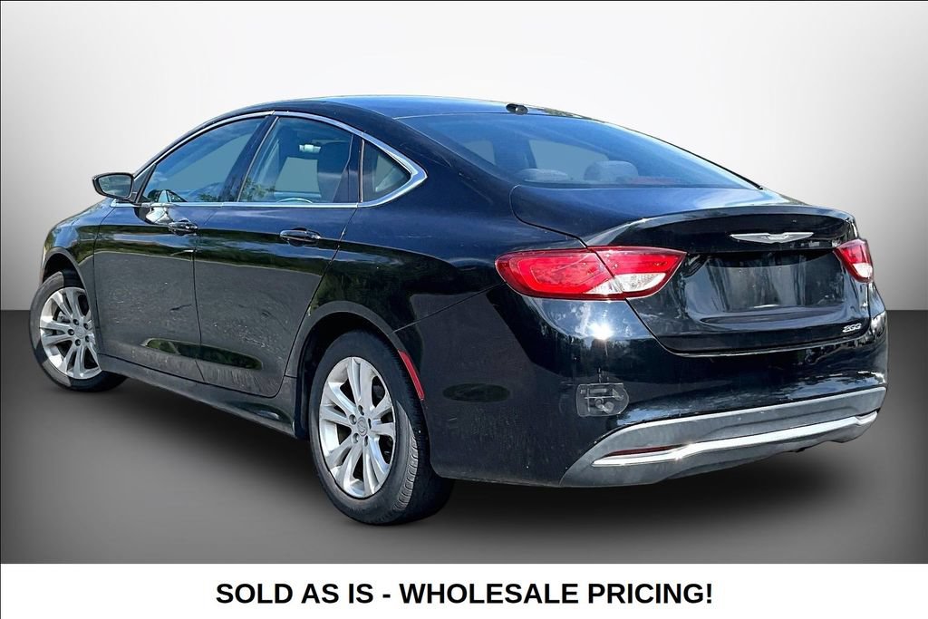 Used 2015 Chrysler 200 Limited FWD image 4