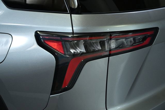 Used 2026 Chevrolet Equinox LT FWD image 15