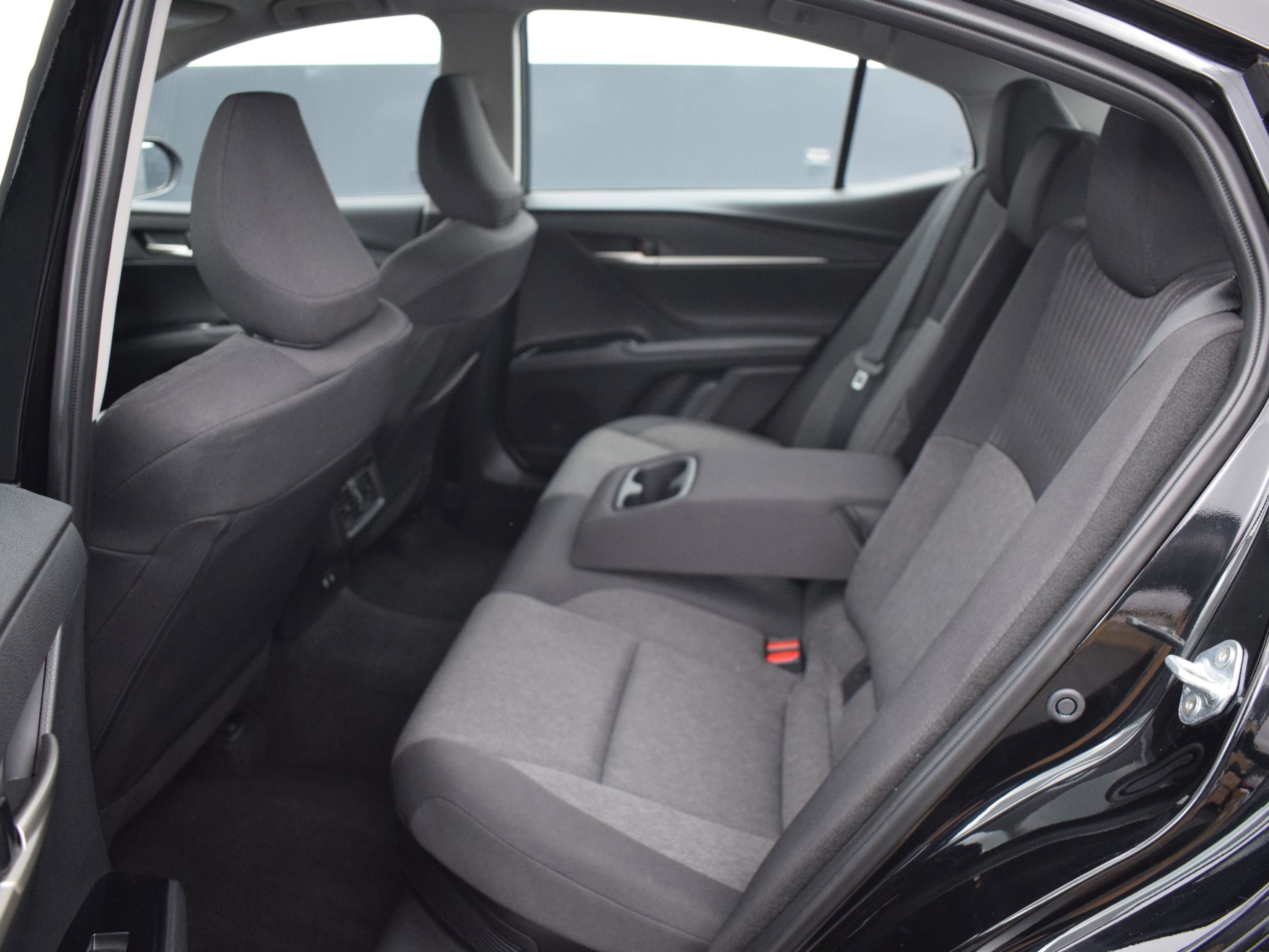 Used 2025 Toyota Camry LE image 12