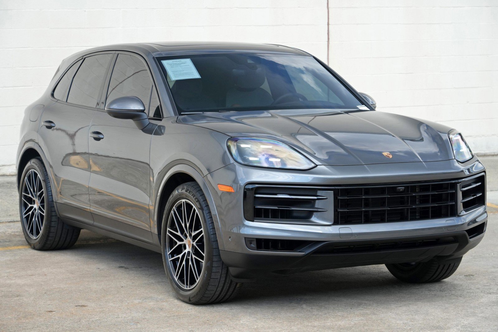 Used 2025 Porsche Cayenne AWD/4WD image 55