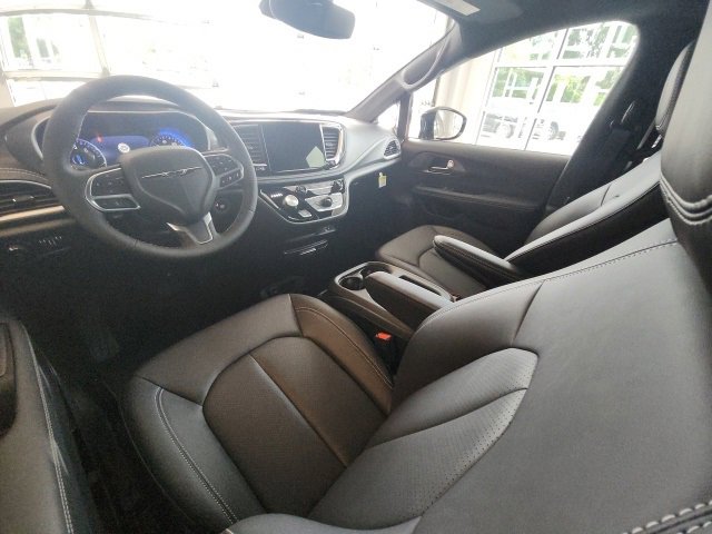 New 2026 Chrysler Pacifica Select image 27