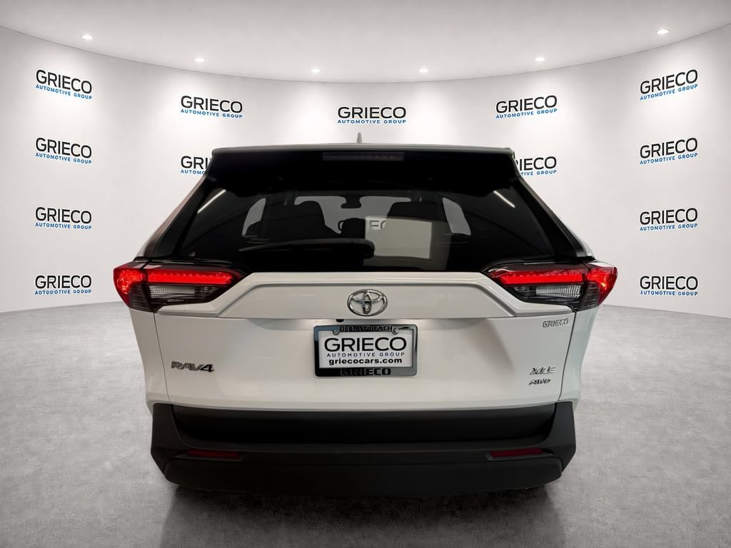 Used 2023 Toyota RAV4 XLE AWD/4WD image 9