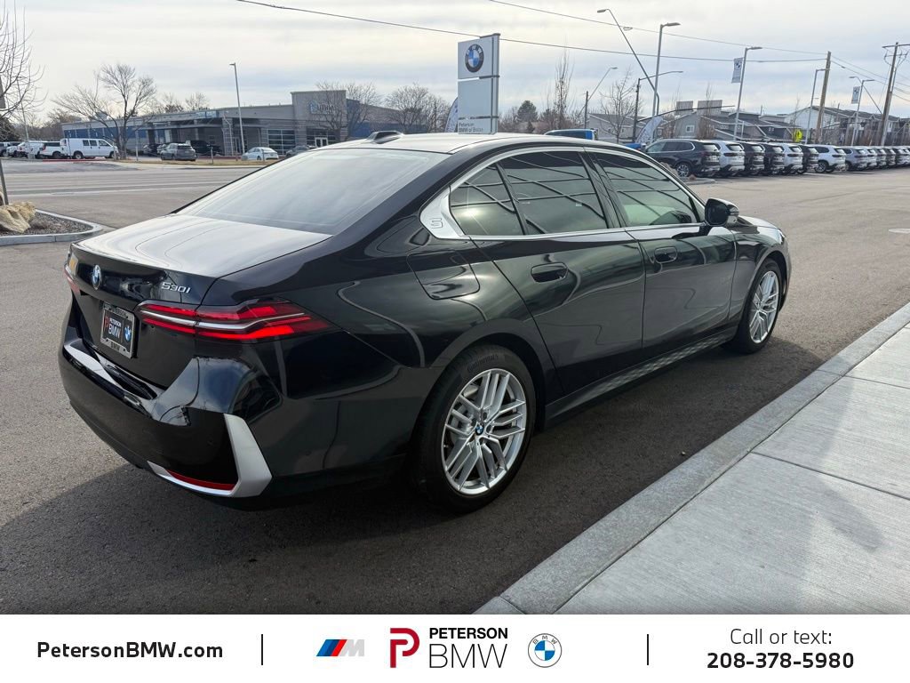 Used 2025 BMW 530i xDrive image 5