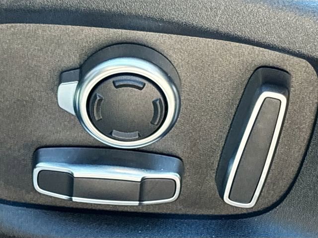 Used 2020 Jaguar F-PACE SVR image 25