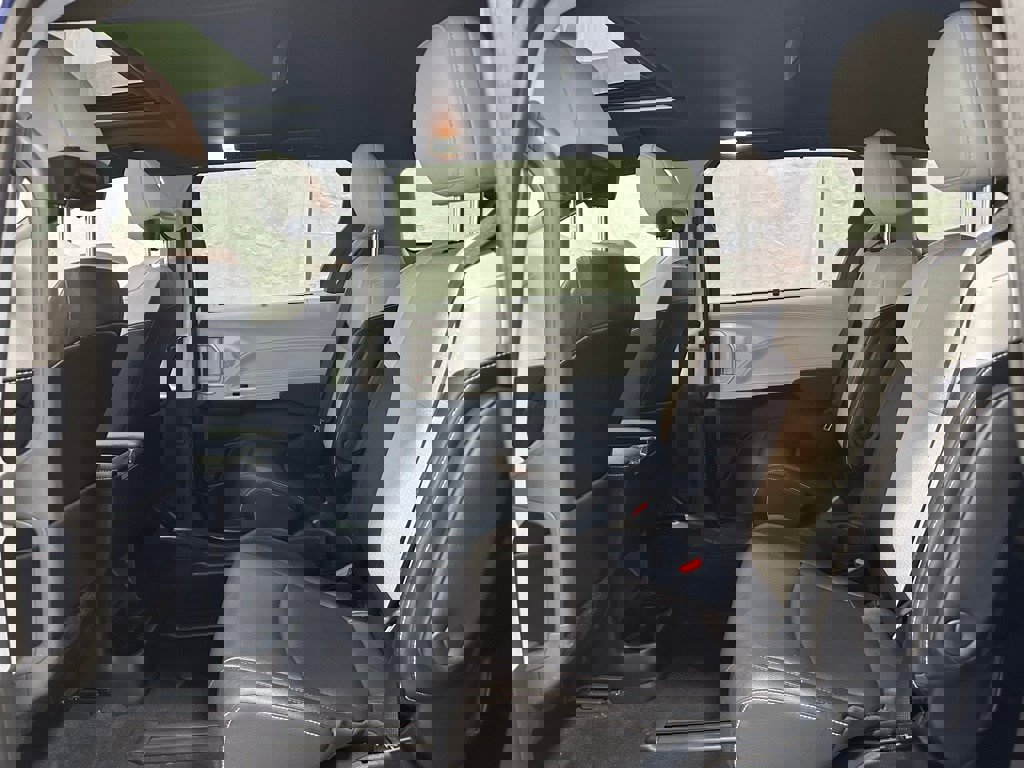 Used 2025 Toyota Sienna XSE image 50