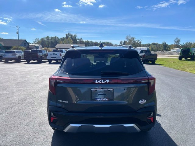 Used 2024 Kia Seltos EX FWD image 5
