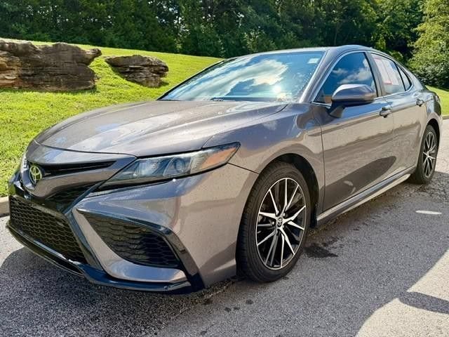 Certified 2021 Toyota Camry SE FWD image 3