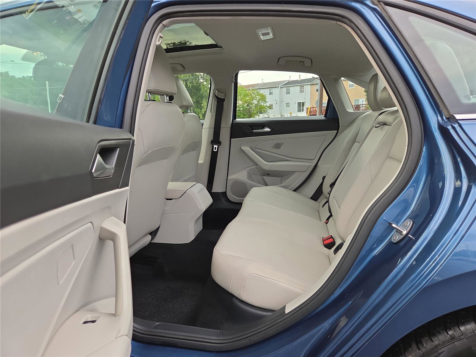 Used 2019 Volkswagen Jetta SE FWD image 23