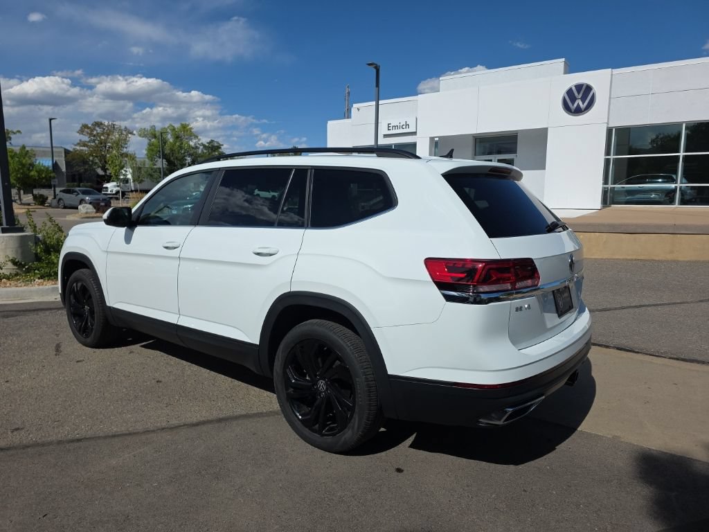 Used 2023 Volkswagen Atlas SE w/ Panoramic Sunroof Package AWD/4WD image 3