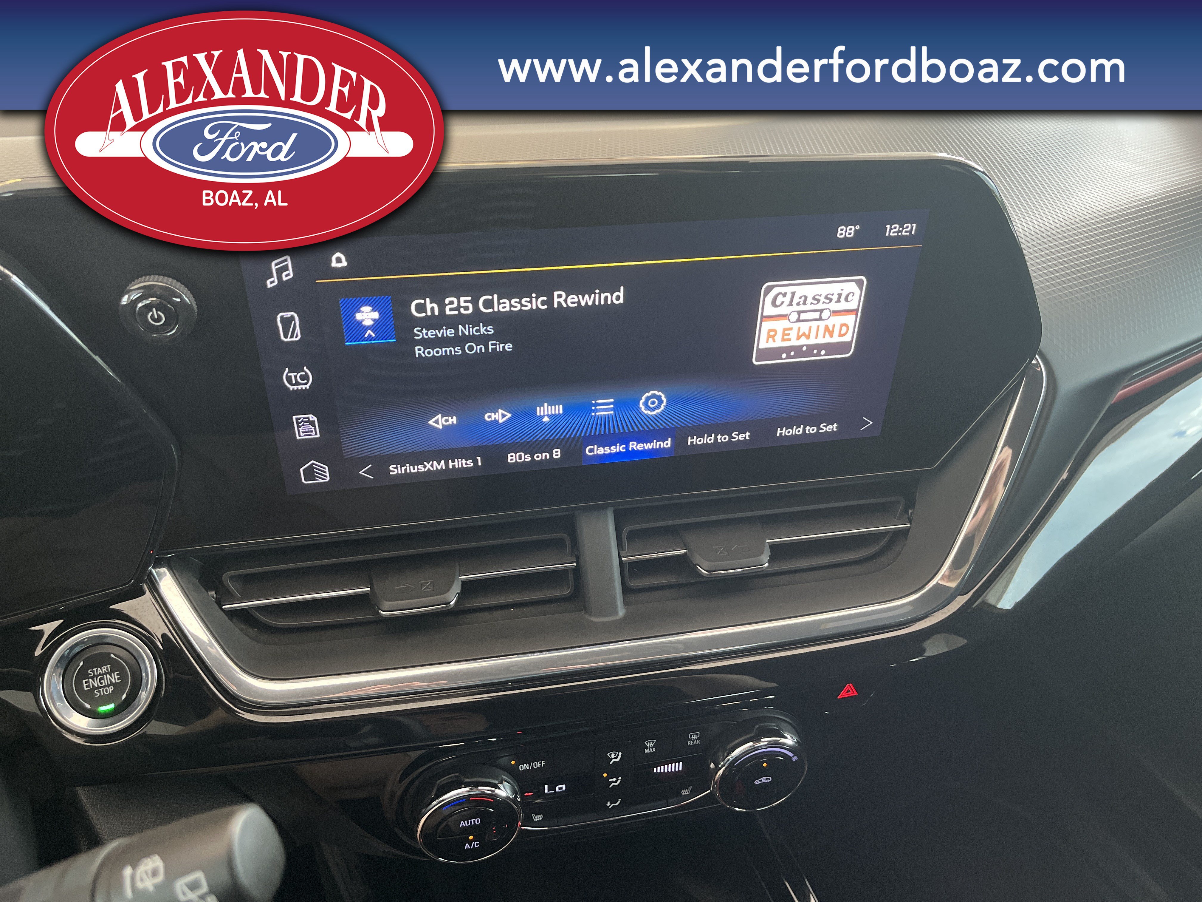 Used 2025 Chevrolet Trax RS w/ Sunroof Package FWD image 25
