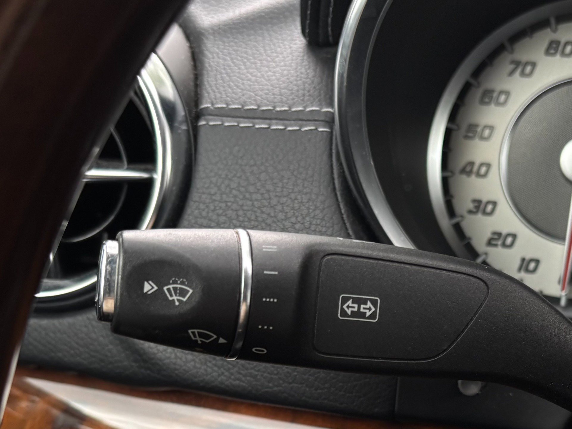 Used 2014 Mercedes-Benz SL 550 image 30
