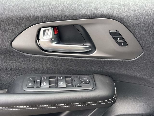 New 2027 Chrysler Pacifica Select w/ Family Tech Group AWD/4WD image 19