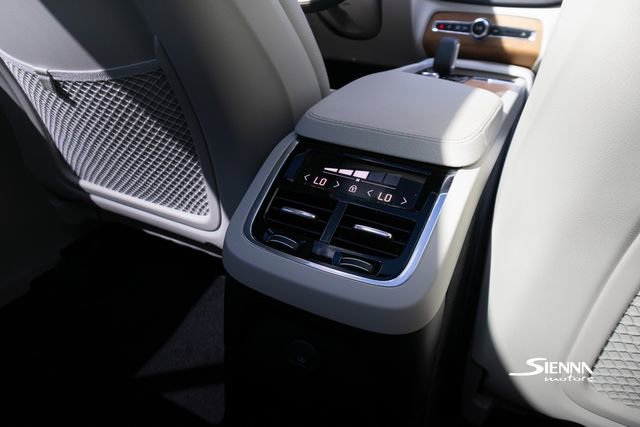 Used 2022 Volvo XC90 T8 Inscription Expression image 35