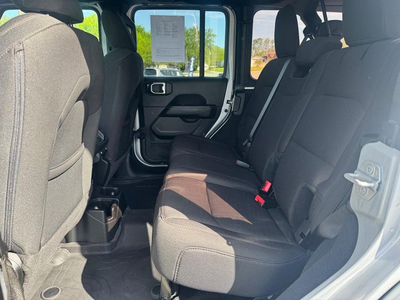 Used 2023 Jeep Wrangler Unlimited Sahara AWD/4WD image 10