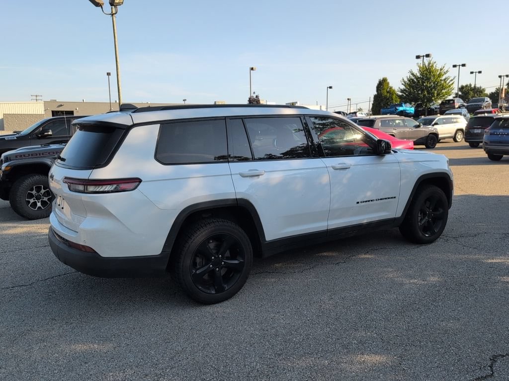 Used 2023 Jeep Grand Cherokee L Laredo AWD/4WD image 5