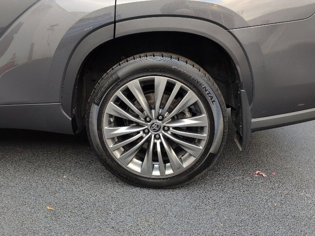 Used 2021 Toyota Highlander Platinum image 11