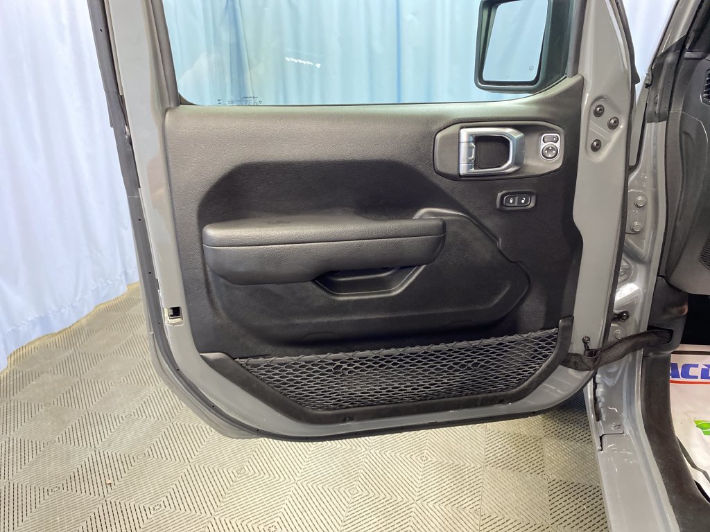Used 2023 Jeep Wrangler Unlimited Sport AWD/4WD image 13