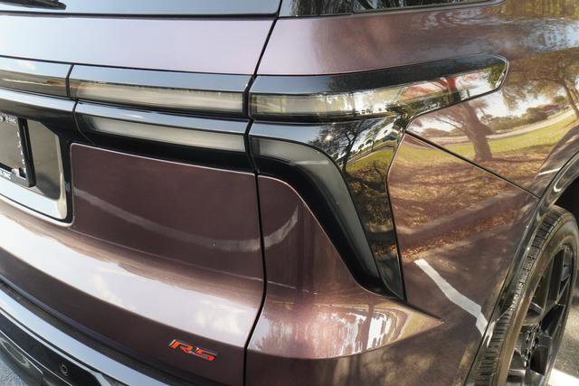 Used 2024 Chevrolet Traverse RS image 30