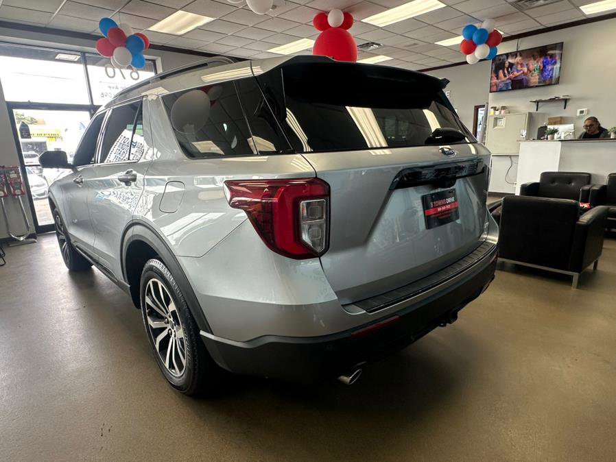 Used 2022 Ford Explorer ST-Line w/ Class IV Trailer Tow Package image 9