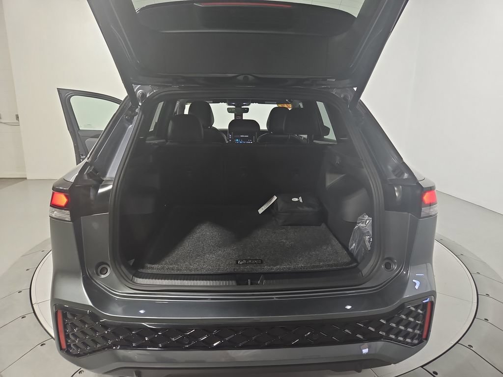 Certified 2025 Volkswagen Tiguan SE R-Line AWD/4WD image 22