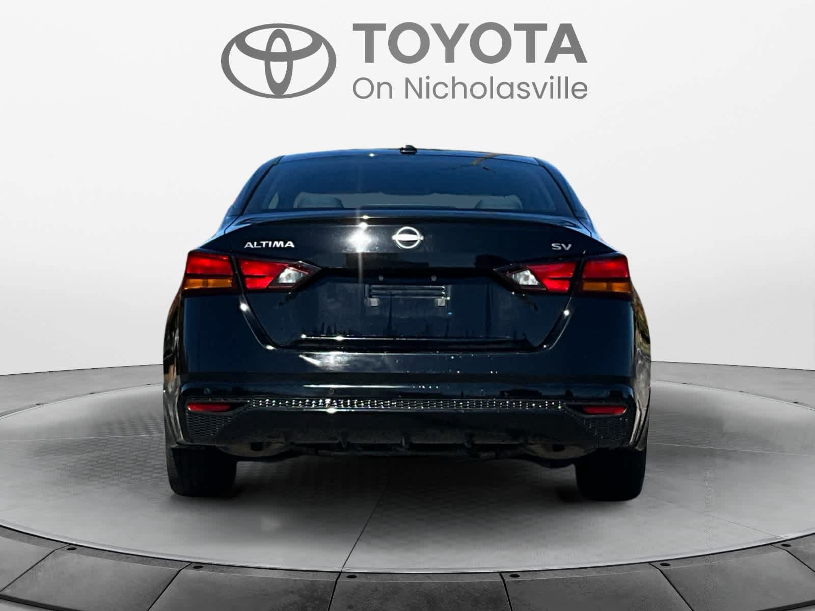 Used 2024 Nissan Altima 2.5 SV FWD image 4