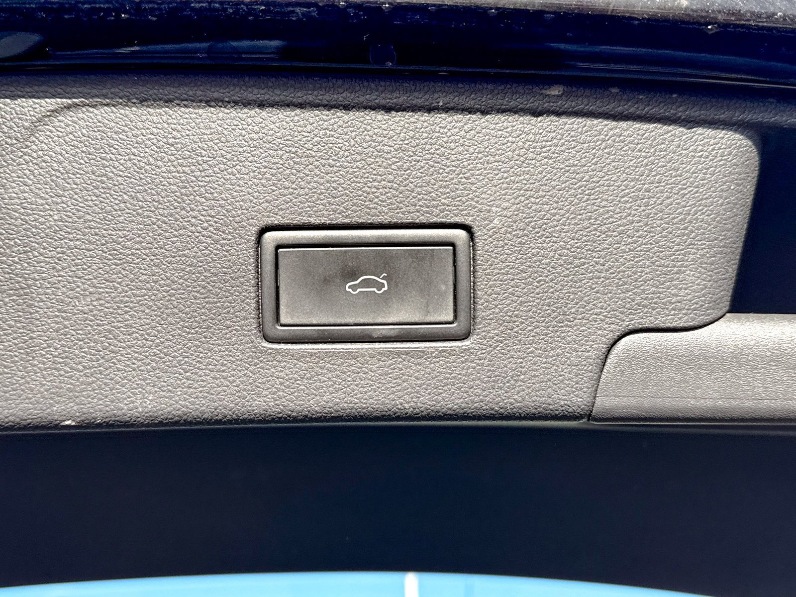 Used 2021 Volkswagen Atlas Cross Sport SEL image 15