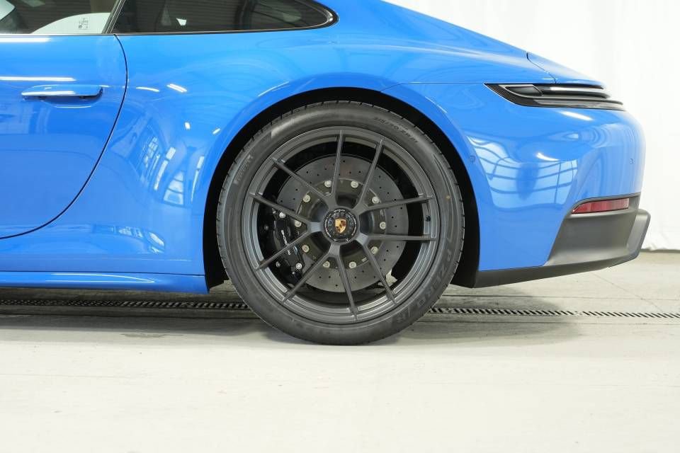 Used 2026 Porsche 911 Carrera GTS image 43