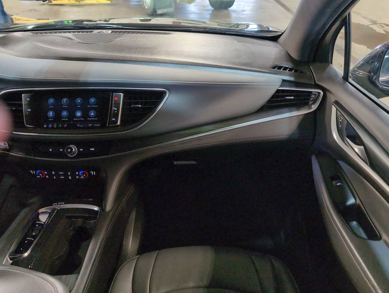 Used 2024 Buick Enclave Premium AWD/4WD image 29