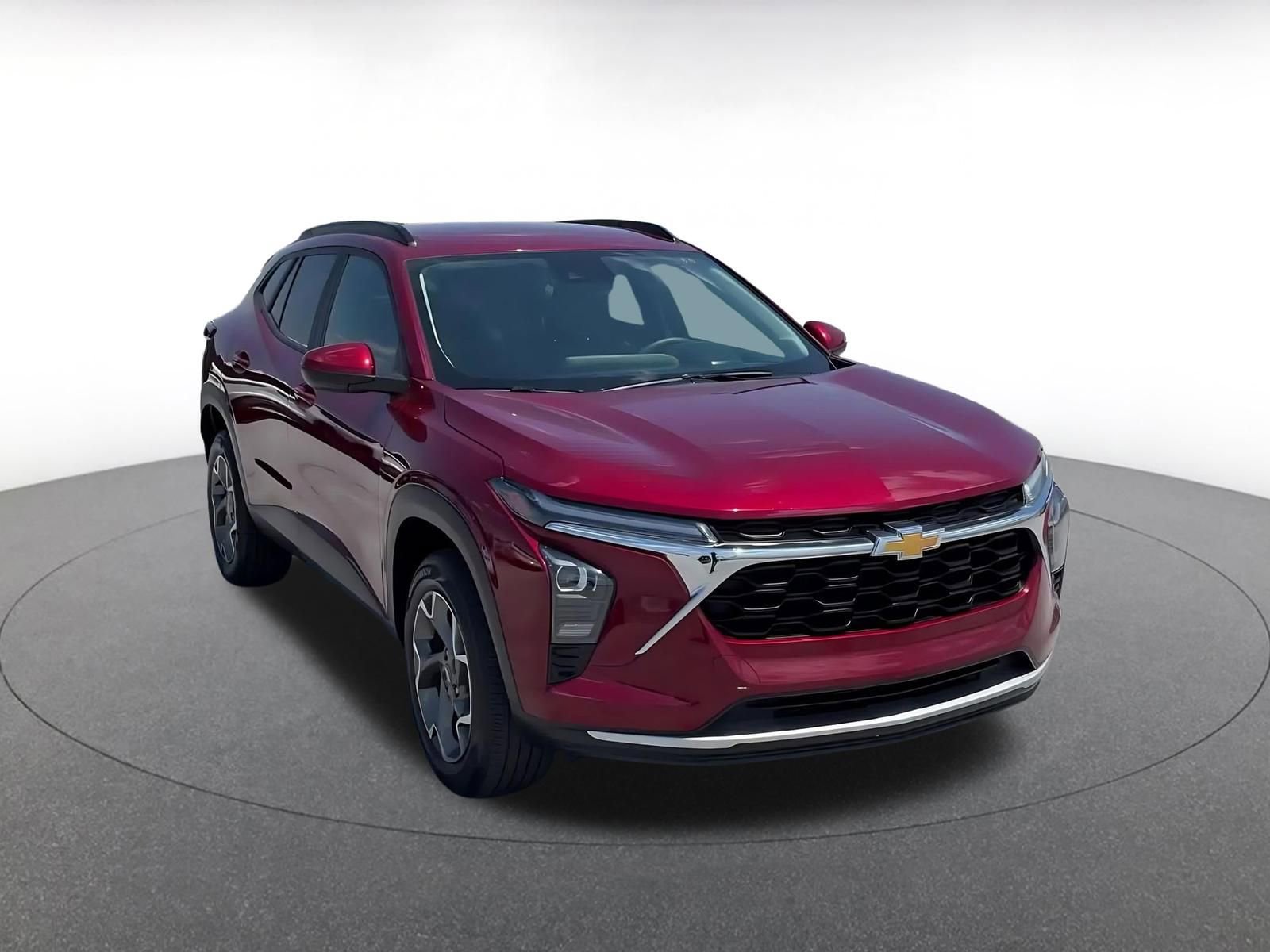 Used 2025 Chevrolet Trax LT FWD image 3