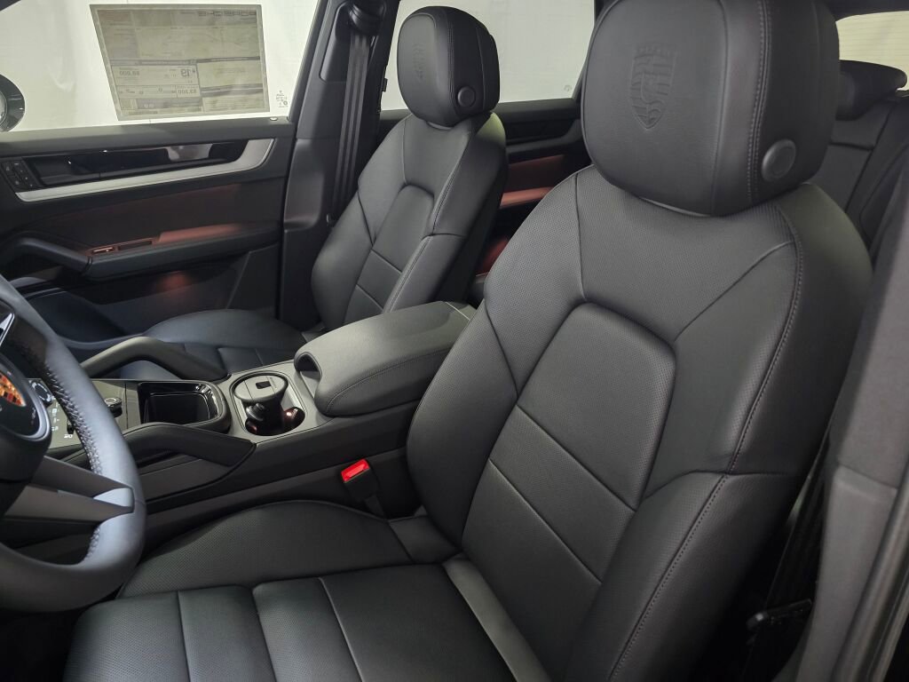 New 2026 Porsche Cayenne AWD/4WD image 5