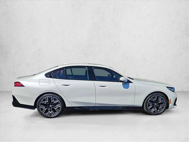 Used 2025 BMW 530i w/ M Sport Package image 4