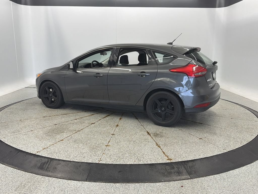 Used 2018 Ford Focus SE FWD image 3