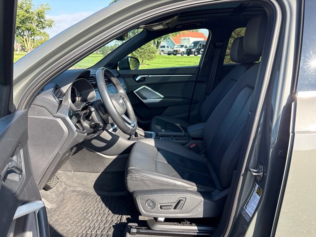 Used 2022 Audi Q3 2.0T Premium Plus AWD/4WD image 17