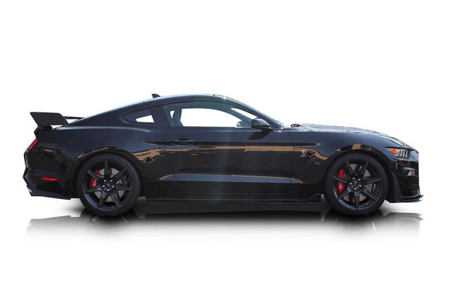 Used 2022 Ford Mustang Shelby GT500 w/ Carbon Fiber Track Pack image 2