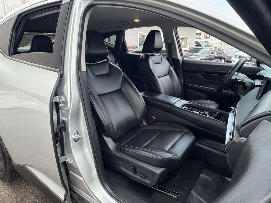 Used 2025 Nissan Murano SV image 11