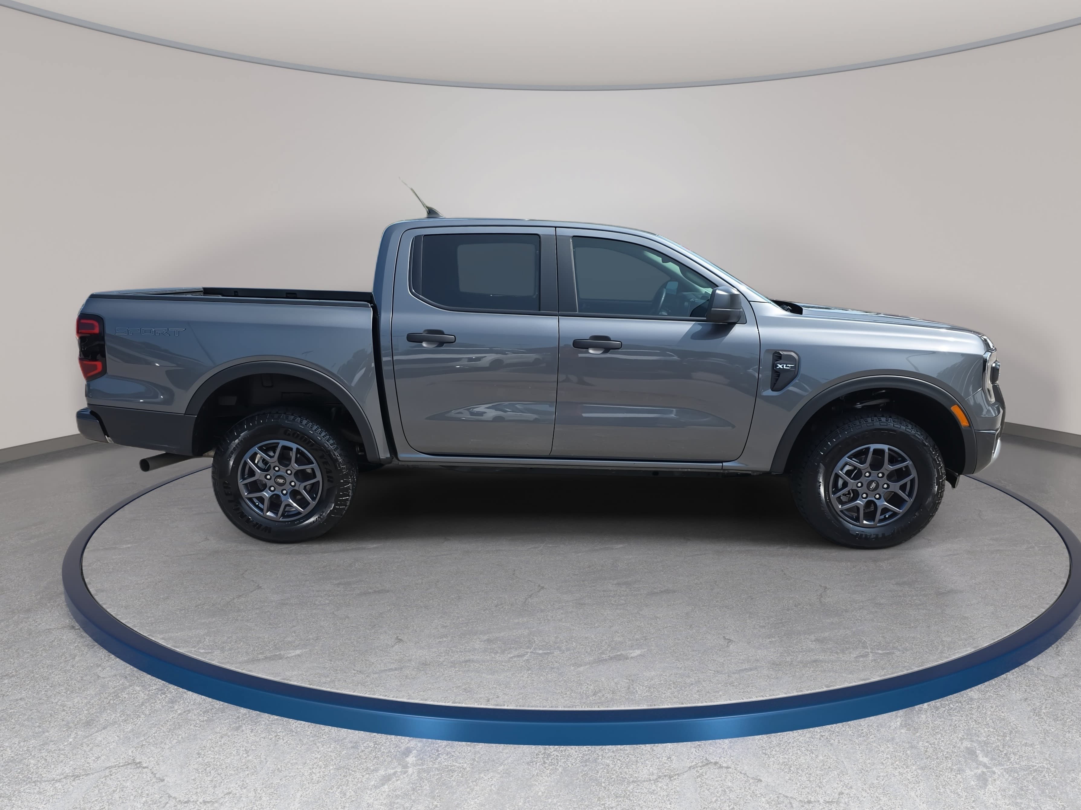 Used 2025 Ford Ranger XLT RWD image 4