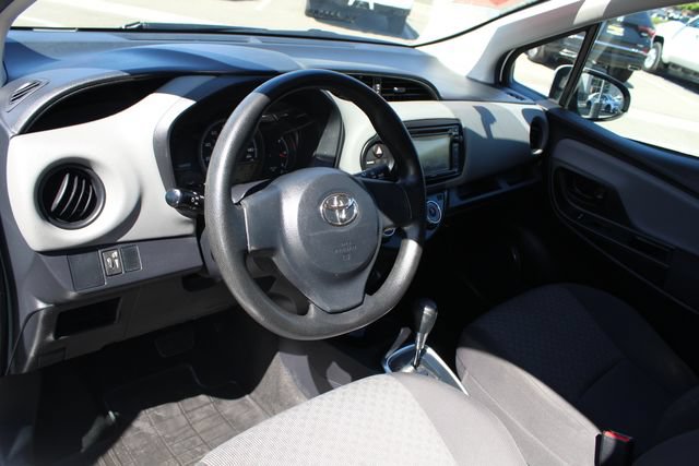 Used 2016 Toyota Yaris L FWD image 10
