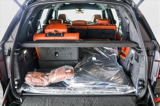 Used 2025 BMW X7 M60i w/ Executive Package image 24