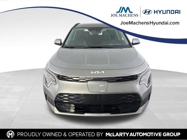 Used 2023 Kia Niro Wind w/ Wind Preserve Package FWD image 3