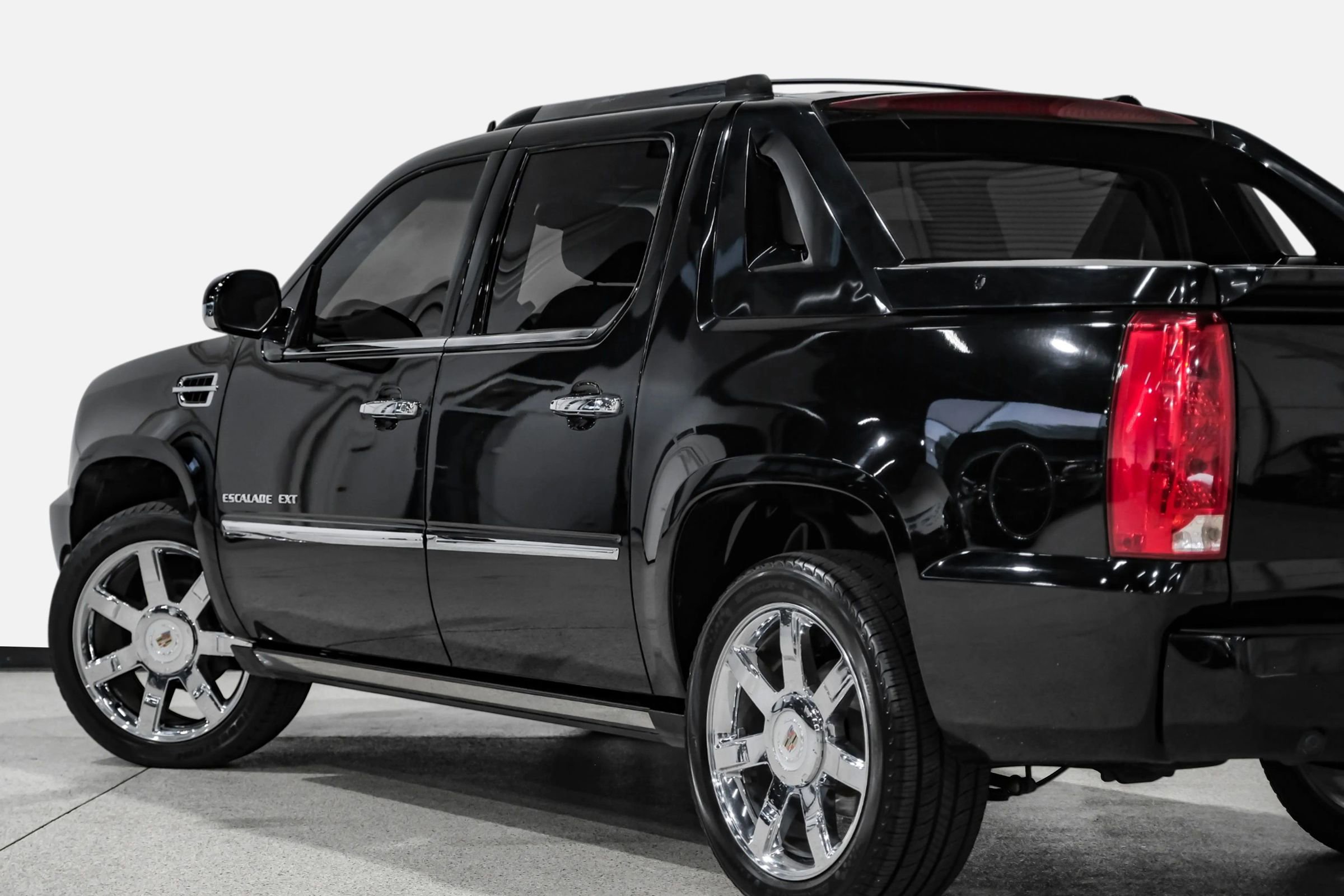 Used 2013 Cadillac Escalade EXT Premium AWD/4WD image 12