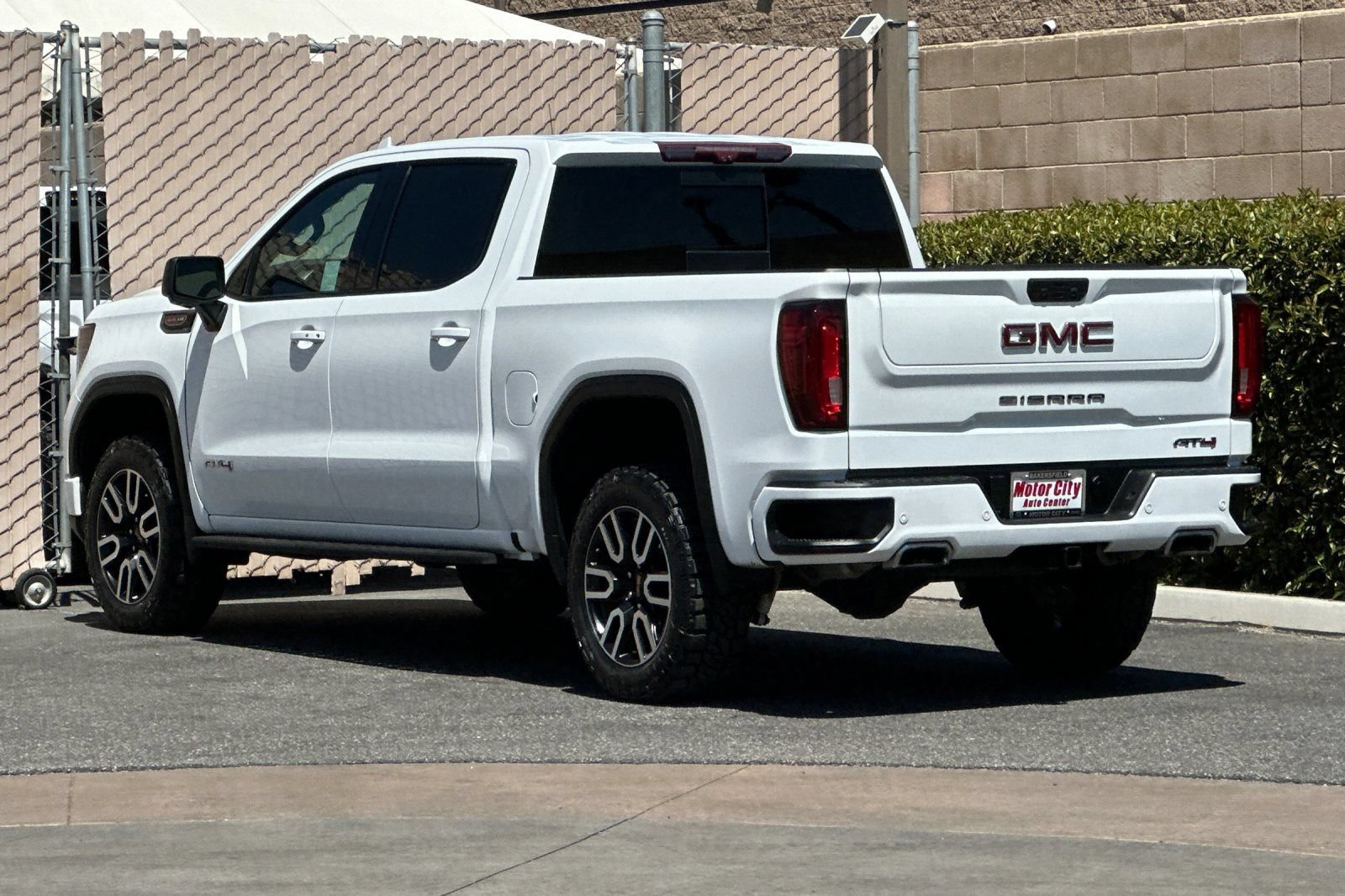 Certified 2023 GMC Sierra 1500 AT4 w/ AT4 Premium Package AWD/4WD image 6