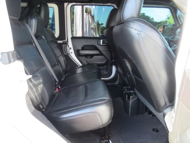 Used 2019 Jeep Wrangler Unlimited Sahara AWD/4WD image 32