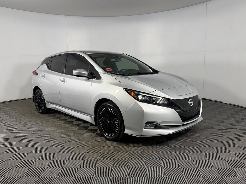 Used 2025 Nissan Leaf SV Plus FWD image 2
