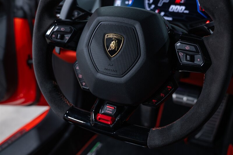 Used 2021 Lamborghini Huracan EVO AWD/4WD image 46