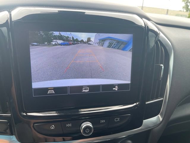 Used 2023 Chevrolet Traverse LT FWD image 24
